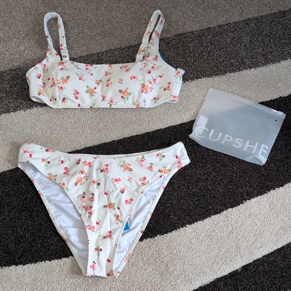 Cupshe Other - NEW Cupshe Two Piece Swimsuit - Size L